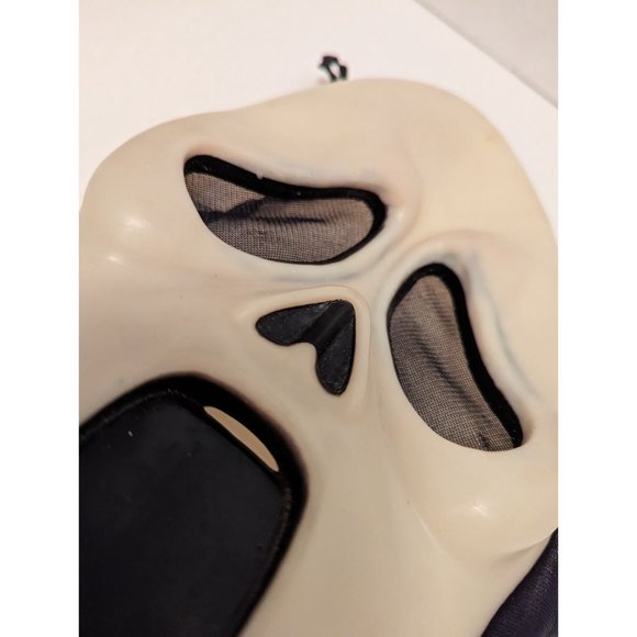 VTG Ghost Face Plastic/Rubber Horror Movie Halloween Mask Easter Fun long chin - Picture 9 of 10